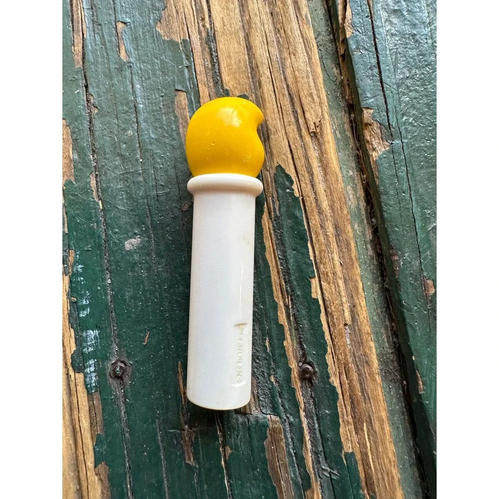LEGO Vintage 2010 White Candle with Yellow Flame Accessory Piece 2.75 Inch‎